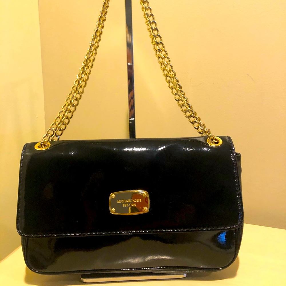 Michael kors black patent leather shoulder bag